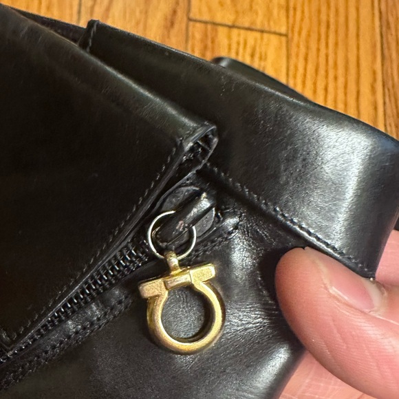 SALVATORE FERRAGAMO ITALIAN LEATHER ANKLE BOOTS WITH GANCINI BIT ZIPPER SIZE 7 - Picture 16 of 16